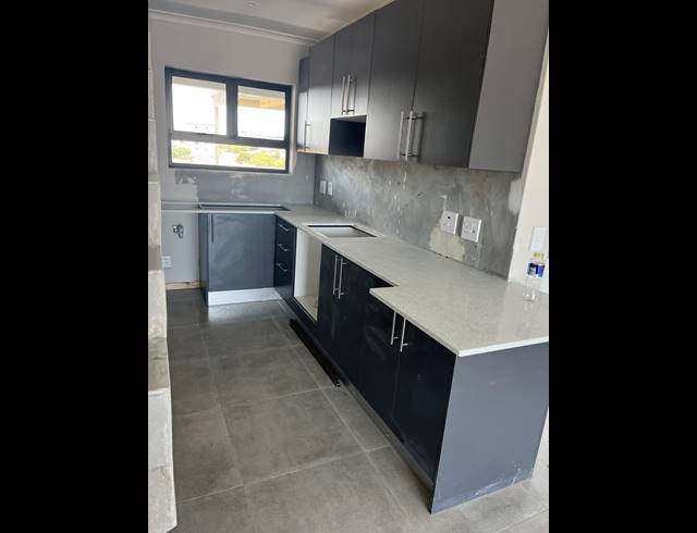 2 BEDROOM APARTMENT FOR SALE IN TABLE VIEW
